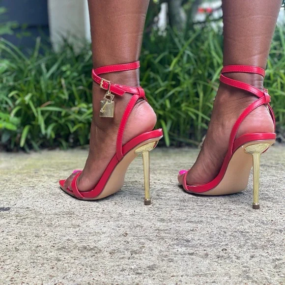 Women heels - Picture 1 of 1